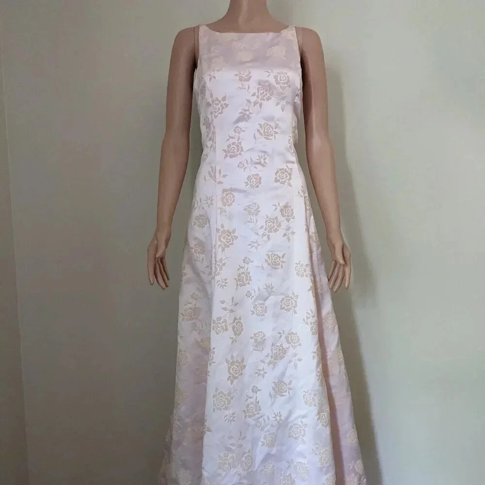 Betsy & Adam by Jaslene Pink Floral Sleeveless Gown Size 10